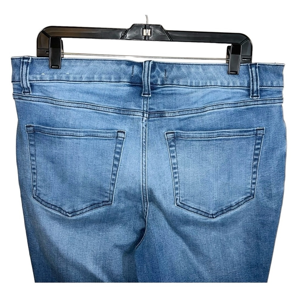 Lane Bryant Jeans Women’s Size 14 35x21 Blue Signature Fit Mid-Rise Pedal Crop - Picture 8 of 9